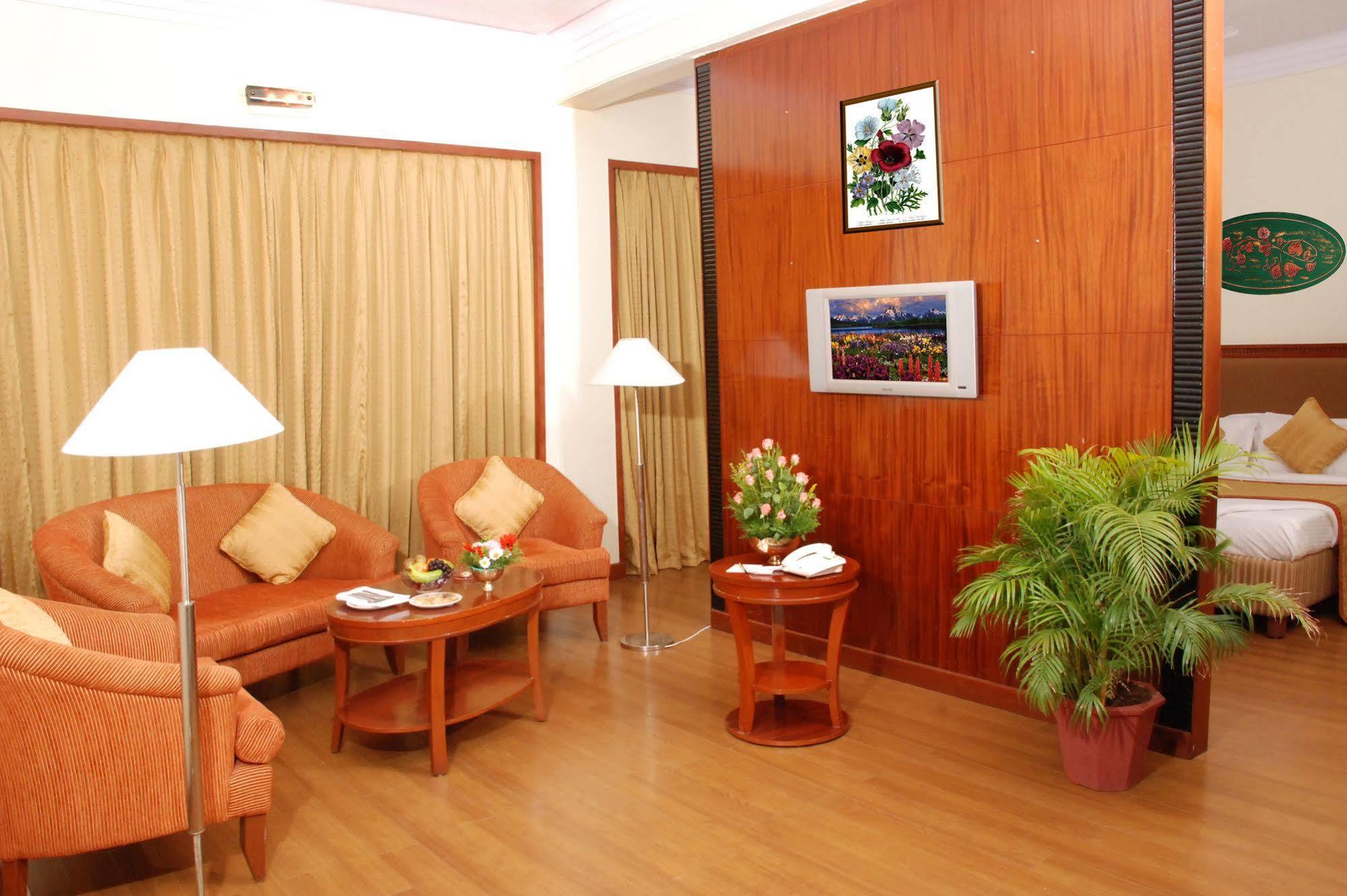 Royal Court Otel Madurai Dış mekan fotoğraf
