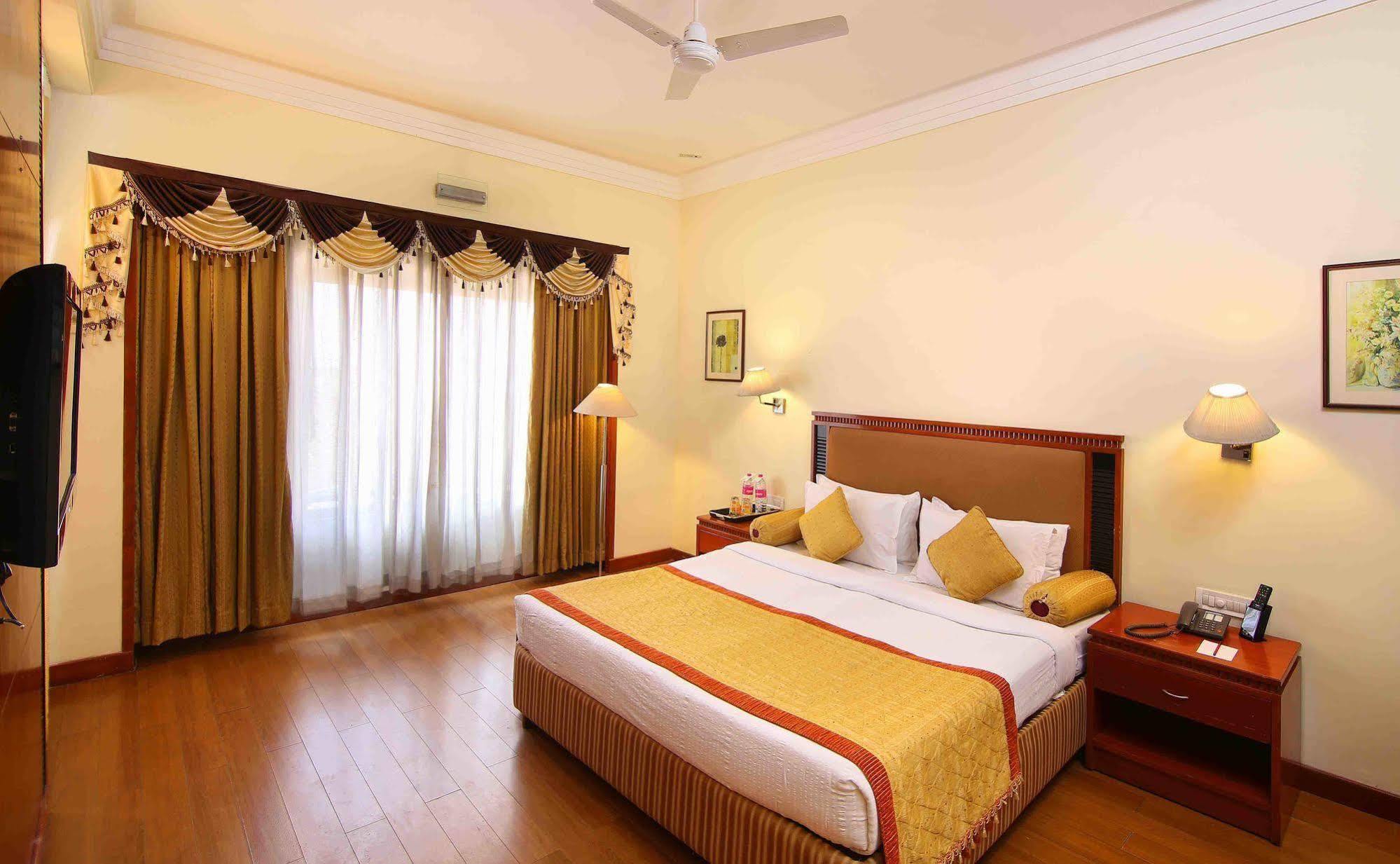 Royal Court Otel Madurai Dış mekan fotoğraf