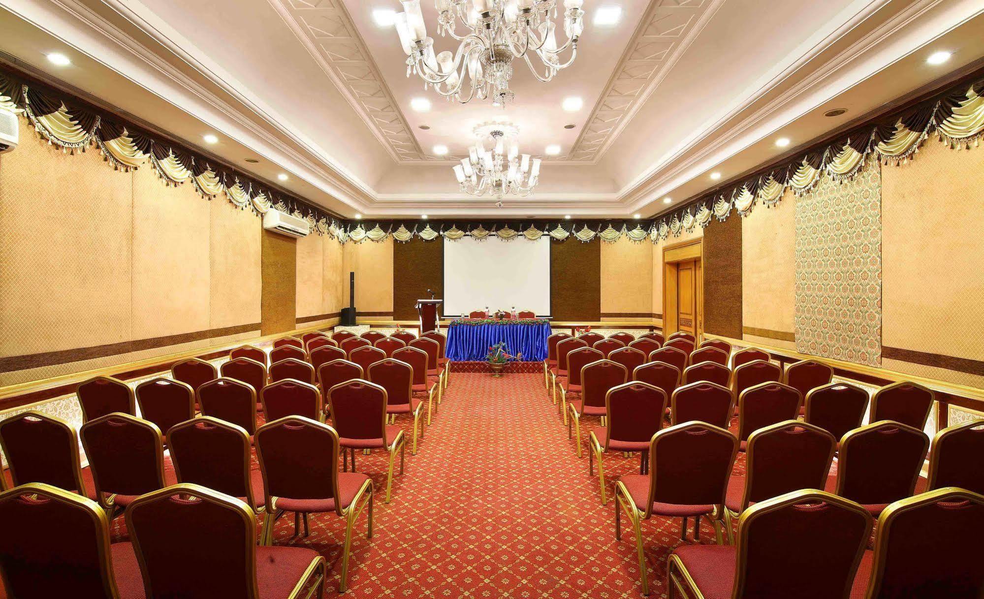 Royal Court Otel Madurai Dış mekan fotoğraf