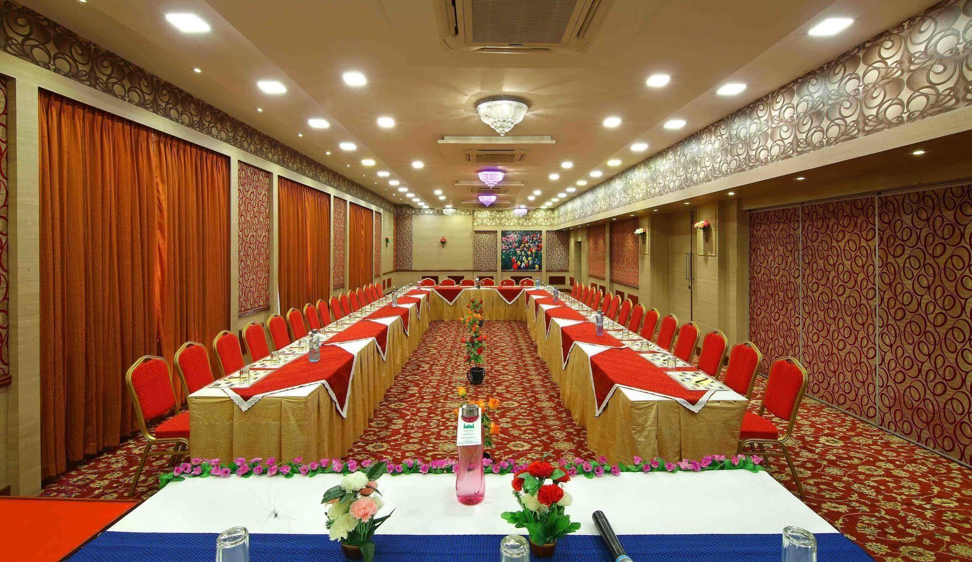 Royal Court Otel Madurai Dış mekan fotoğraf