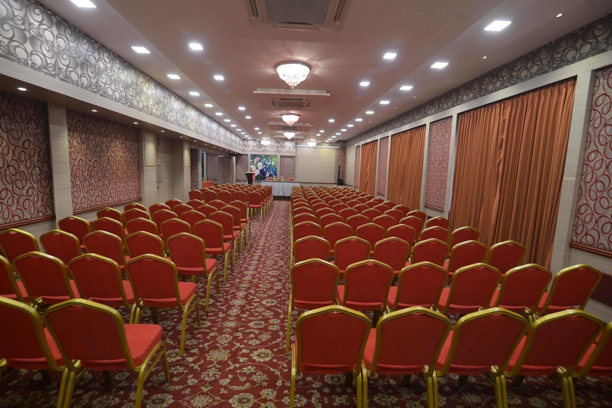 Royal Court Otel Madurai Dış mekan fotoğraf