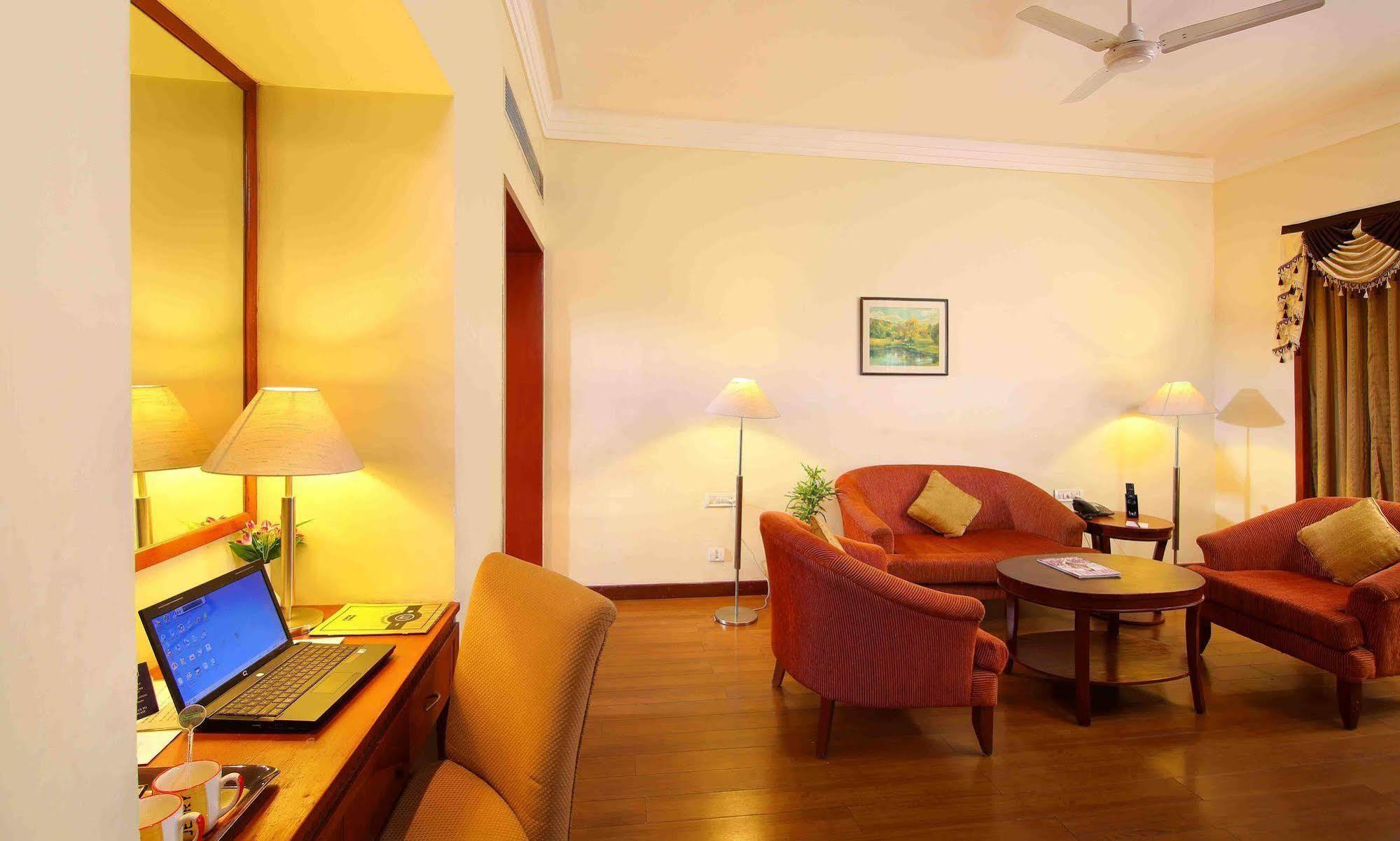 Royal Court Otel Madurai Dış mekan fotoğraf